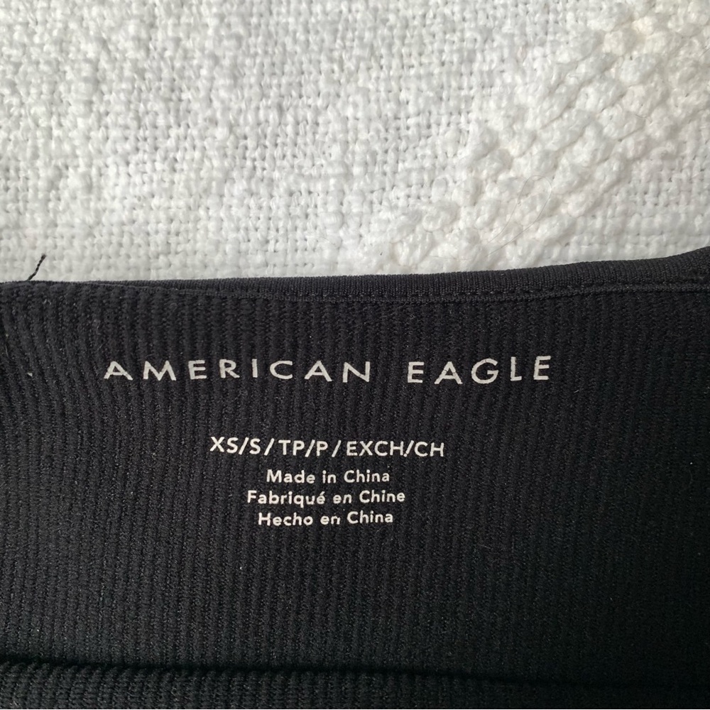 AE Crop Top - Picture 3 of 5